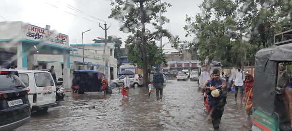 शेख भिखारी मेडिकल कॉलेज अस्पताल जलमग्न, मरीजों की उम्मीदें भी डूबीं!