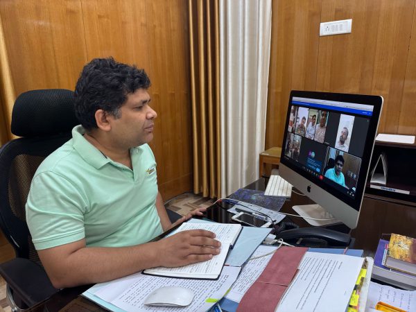 उपायुक्त ने वीडियो कॉन्फ्रेंसिंग के माध्यम से आगामी दिनों में संभावित वर्षा को लेकर प्रखंड एवं जिला स्तरीय के पदाधिकारियों के साथ अतिवृष्टि के मद्देनजर अलर्ट मोड में रहने का दिया निर्देश।
