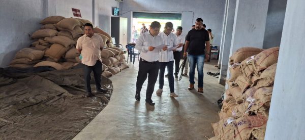 उपायुक्त ने कटकमसांडी प्रखंड के “झारखंड राज्य खाद्य निगम गोदाम” का औचक निरीक्षण किया