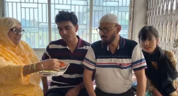 मोबाइल से दूरी बनाई, मेहनत से जीत पाई — अब्बादुल बने NEET टॉपर