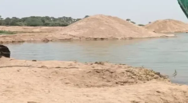 सरायकेला-खरसावां में बालू घाटों की नीलामी प्रक्रिया शुरू, बड़े पूंजीपतियों की बढ़ी दावेदारी, छोटे कारोबारी चिंतित